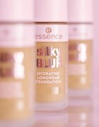 essence silky BLUR přirozeně krycí hydratační make-up pro matný vzhled odstín 185 30 ml