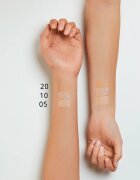 essence Skin Lovin' Sensitive tekutý korektor odstín 20 Medium 35 ml