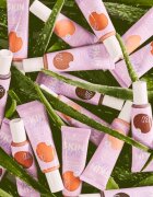 essence SKIN tint lehký hydratační make-up SPF 30 odstín 20 30 ml