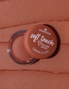 essence Soft Touch krémová tvářenka odstín 20 Rustic Rouge 5 g