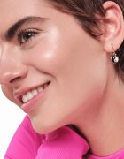essence Soft Touch krémový rozjasňovač s pudrovým efektem odstín 10 soft gaze 4 g