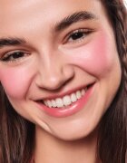 essence Soft Touch matná krémová tvářenka odstín 20 electric peony 5 g