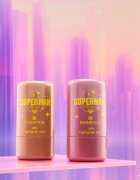 essence Superman rozjasňovač v tyčince odstín 02 Mighty 9.5 g