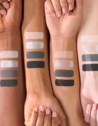 essence The Grey Edition paletka očních stínů mini 3.6 g
