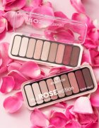 essence The Rose Edition paletka očních stínů odstín 20 Lovely In Rose 10 g