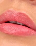 essence TINTED kiss hydratační lesk na rty odstín 03 4 ml