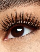 essence WHAT THE FAKE! umělé řasy Dramatic Curl 1 pár