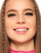 essence WHAT THE FAKE! umělé řasy Dramatic Curl 1 pár