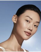 Estée Lauder Futurist SkinTint Serum Foundation With Botanical Oil Infusion SPF 20 pečující make-up SPF 20 odstín 2N1 Desert Beige 30 ml