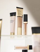 Estée Lauder Futurist Soft Touch Brightening Skincealer korektor pro rozjasnění pleti odstín 1W 6 ml