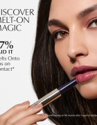 Estée Lauder Pure Color Melt-On Shimmer Stick třpytivý lesk na rty odstín Sparkling Plumtini 1.8 g