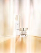 Estée Lauder Revitalizing Supreme+ Bright Radiance Power Soft Milky Lotion lehký hydratační fluid proti nedokonalostem aknózní pleti 100 ml