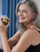 Estée Lauder Revitalizing Supreme+ Youth Power Creme denní liftingový a zpevňující krém pro rozjasnění a vyhlazení pleti 50 ml