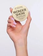 Eveline Cosmetics Wonder Show rozjasňující sypký pudr na obličej a tělo Maxi Glam 6 g
