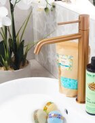 Folk & Flora Eucalyptus koupelová bomba se zklidňujícím účinkem 130 g