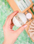 Folk & Flora Eucalyptus koupelová bomba se zklidňujícím účinkem 130 g