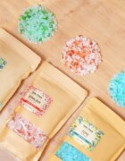 Folk & Flora Pine zklidňující sůl do koupele 500 g