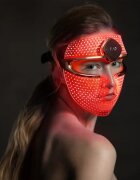 FOREO FAQ™ 202 přístroj pro revitalizaci a omlazení pleti s LED podsvícením 1 ks