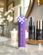 FOREO FAQ™ 401 duální mikroproudové LED tónovací zařízení 1 ks