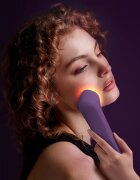 FOREO FAQ™ 501 přístroj pro revitalizaci a omlazení pleti s červeným LED světlem 1 ks