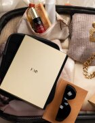 FOREO FAQ™ LED Panel Protective Sleeve polstrované ochranné pouzdro na LED panel od značky FAQ 1 ks