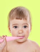 FOREO ISSA™ 4 Baby elektrický zubní kartáček pro děti od narození do 3 let Pearl Pink 1 ks