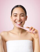 FOREO ISSA™ 4 elektrický zubní kartáček Pearl Pink 1 ks