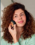 FOREO UFO™ 2 sonický přístroj pro urychlení účinků pleťové masky Black 1 ks