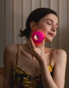 FOREO UFO™ 3 LED sonický přístroj pro urychlení účinků pleťové masky s LED a NIR světlem 1 ks