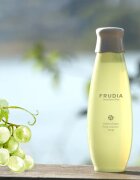 Frudia Green Grape hydratační tonikum pro stažení pórů 195 ml