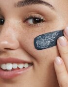 Garnier Pure Active Charcoal čisticí gel 3 v 1 proti černým tečkám 150 ml