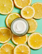 Garnier Vitamin C hydratační gel pro rozjasnění pleti 50 ml