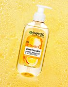 Garnier Vitamin C rozjasňující čisticí gel na obličej 200 ml