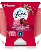 Glade Luscious Cherry & Peony vonná svíčka 204 g