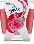 Glade Luscious Cherry & Peony vonná svíčka 70 g