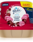 Glade Luscious Cherry & Peony vonný gel do koupelny 180 g