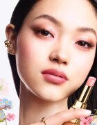GUERLAIN KissKiss Bee Glow vyživující a hydratační balzám na rty odstín 389 Pearly Peach 3.2 g