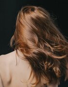 Hair Rituel by Sisley Revitalizing Smoothing Shampoo with Macadamia oil uhlazující šampon pro všechny typy vlasů 200 ml