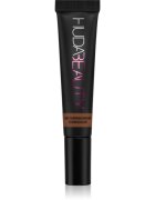 Huda Beauty OverAchiever Concealer korektor s vysokým krytím odstín Hazelnut 10 ml