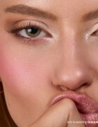 ICONIC London Blurring Blush Stick matná krémová tvářenka odstín Daiquiri 6 ks