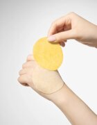 innisfree Green Tea Vitamin C Brightening Toner Pads tonizační polštářky pro rozjasnění a hydrataci 60 ks