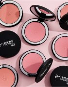 IT Cosmetics Bye Bye Pores Blush tvářenka odstín Naturally Pretty 5.44 g