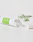 iUnik Tea Tree zklidňující tonikum pro citlivou pleť se sklonem k akné 200 ml
