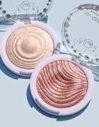 J.Cat Beauty You Glow Girl zapečený rozjasňovač odstín 107 Moon and Back 8.5 g