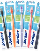 Jordan Clean Smile Medium zubní kartáček 1 ks
