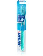 Jordan Target Teeth & Gums Medium zubní kartáček 1 ks