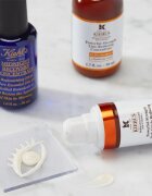 Kiehl's Dermatologist Solutions Powerful-Strength Line-Reducing & Dark Circle-Diminishing Vitamin C oční sérum pro všechny typy pleti včetně citlivé s