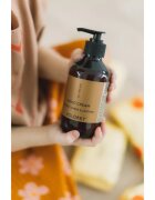 Kolorky Hand Cream krém na ruce Woody Amber & Leather 270 ml