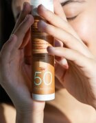 Korres Red Grape Tinted Daily Sunscreen tónovací opalovací krém pro sjednocení barevného tónu pleti SPF 50 50 ml