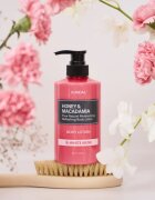 KUNDAL Honey & Macadamia White Musk vyživující tělové mléko s hydratačním účinkem 500 ml